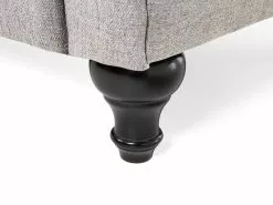 Beliani Nojatuoli Kangas Vaaleanharmaa CHESTERFIELD -Käsinojalliset tuolit Winkel undef src sa picid 675645 type whitesh image