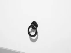 Beliani Yöpöytä Laatikko Valkoinen GILBERT -Käsinojalliset tuolit Winkel undef src sa picid 682642 type whitesh image