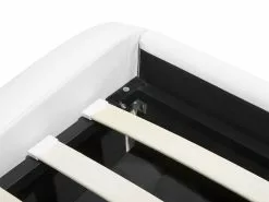 Beliani Sänky Keinonahka Säilytystila Valkoinen AVIGNON Useita Kokoja -Käsinojalliset tuolit Winkel undef src sa picid 689758 type whitesh image