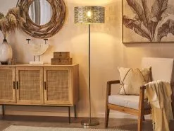 Beliani Sivupöytä Metalli Säilytystila Valkoinen ELIDA -Käsinojalliset tuolit Winkel undef src sa picid 720929 type color image