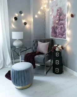 Beliani Sivupöytä Lasitasolla Rosteri Hopea BEVERLY -Käsinojalliset tuolit Winkel undef src sa picid 752048 type whitesh image