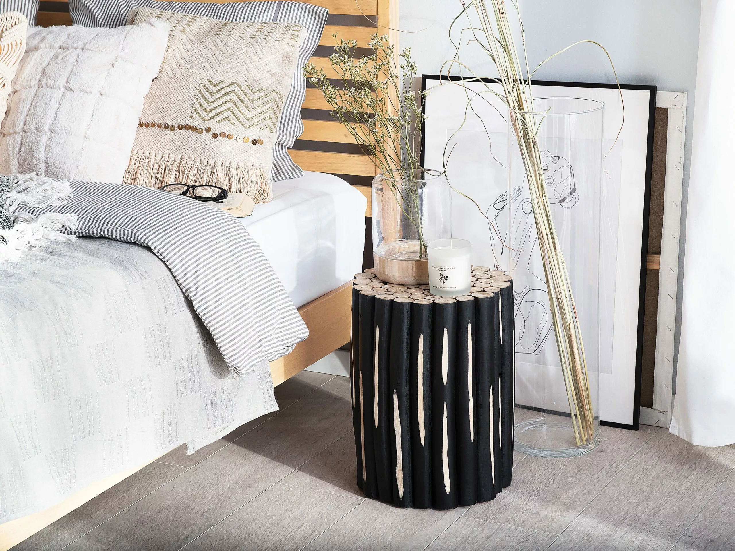 Beliani Yöpöytä Tiikki Musta/vaalea Puu ALTATA 2 Beliani Yöpöytä Tiikki Musta/vaalea Puu ALTATA - Image 2