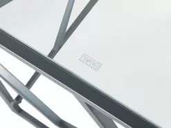 Beliani Sivupöytä Lasitasolla Metalli Hopea ORLAND 12 Beliani Sivupöytä Lasitasolla Metalli Hopea ORLAND -Käsinojalliset tuolit Winkel undef src sa picid 766627 type whitesh image