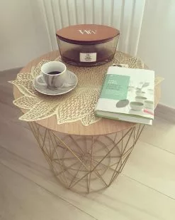 Beliani Sivupöytä Metalli Säilytystila Kulta LANARK -Käsinojalliset tuolit Winkel undef src sa picid 769306 type whitesh image