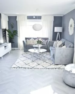 Beliani Sivupöytä Metalli Marmorikuvio Valkoinen/hopea MERIDIAN II -Käsinojalliset tuolit Winkel undef src sa picid 769321 type whitesh image