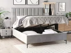 Beliani Sänky Sametti Säilytystila Vaaleanharmaa SEZANNE Useita Kokoja 13 Beliani Sänky Sametti Säilytystila Vaaleanharmaa SEZANNE Useita Kokoja -Käsinojalliset tuolit Winkel undef src sa picid 799872 type whitesh image