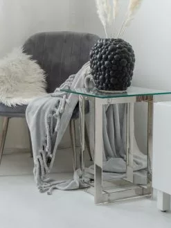 Beliani Sivupöytä Lasitasolla Rosteri Hopea CRYSTAL 12 Beliani Sivupöytä Lasitasolla Rosteri Hopea CRYSTAL -Käsinojalliset tuolit Winkel undef src sa picid 824457 type whitesh image