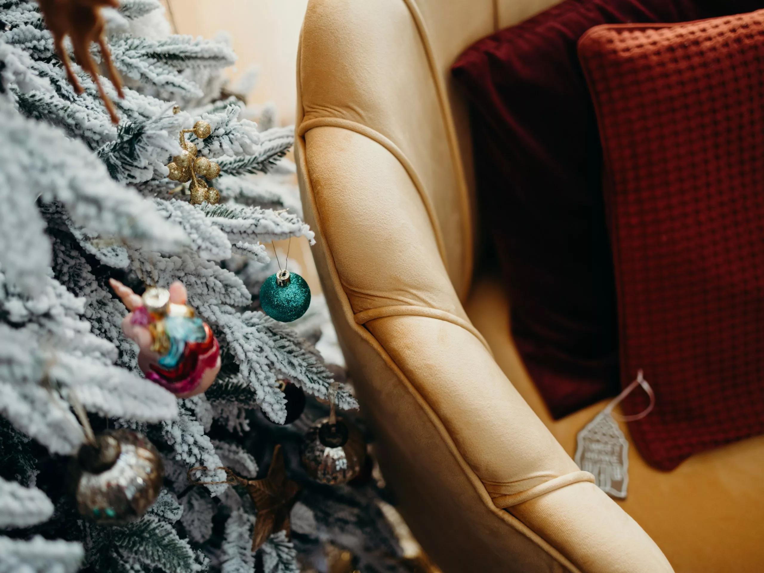 Beliani Nojatuoli Keltainen Sametti LOVIKKA 8 Beliani Nojatuoli Keltainen Sametti LOVIKKA - Image 8