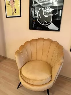 Beliani Nojatuoli Keltainen Sametti LOVIKKA 18 Beliani Nojatuoli Keltainen Sametti LOVIKKA -Käsinojalliset tuolit Winkel undef src sa picid 844274 type whitesh image