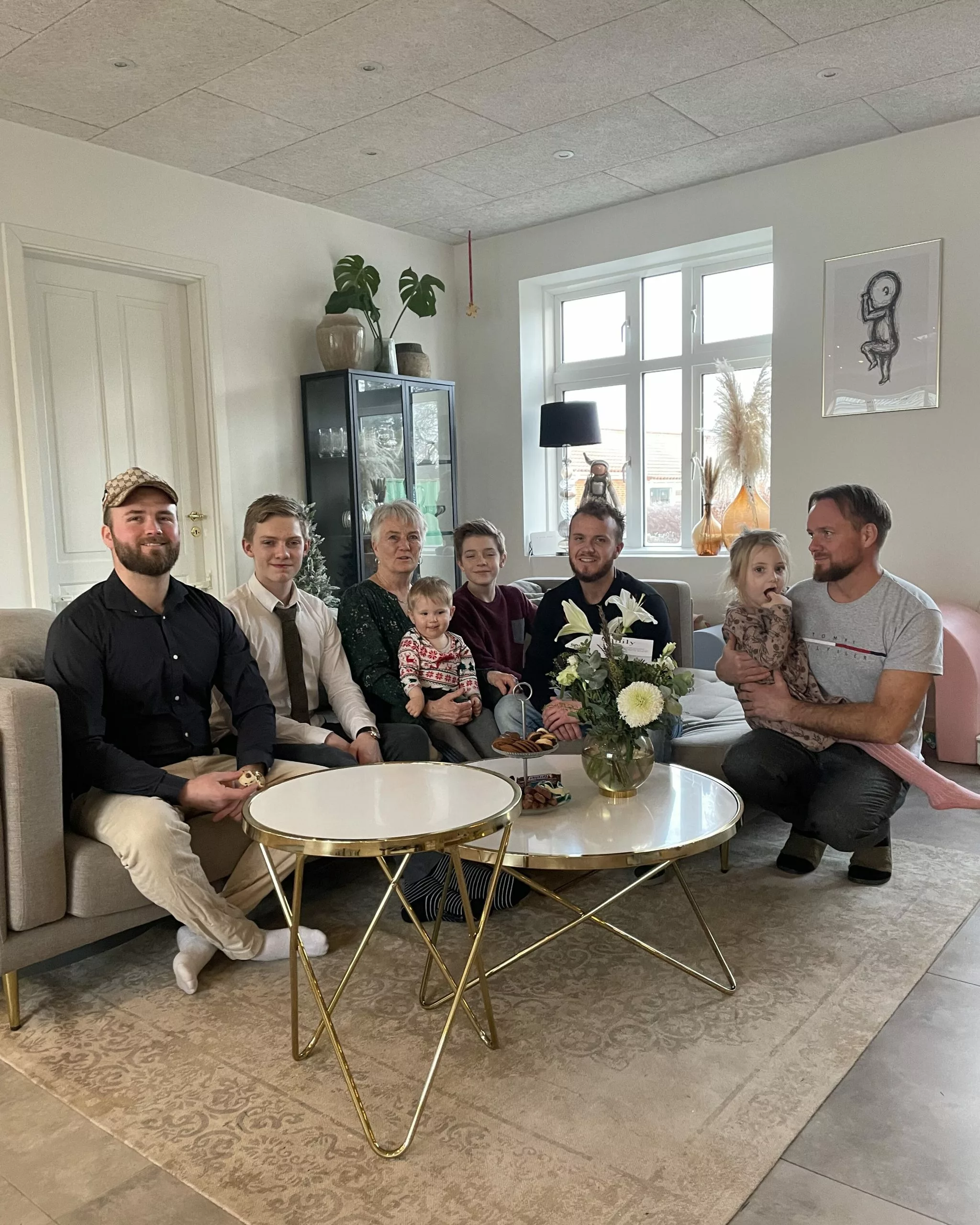 Beliani Sivupöytä Lasitasolla Metalli Valkoinen/kulta MERIDIAN II 4 Beliani Sivupöytä Lasitasolla Metalli Valkoinen/kulta MERIDIAN II - Image 4